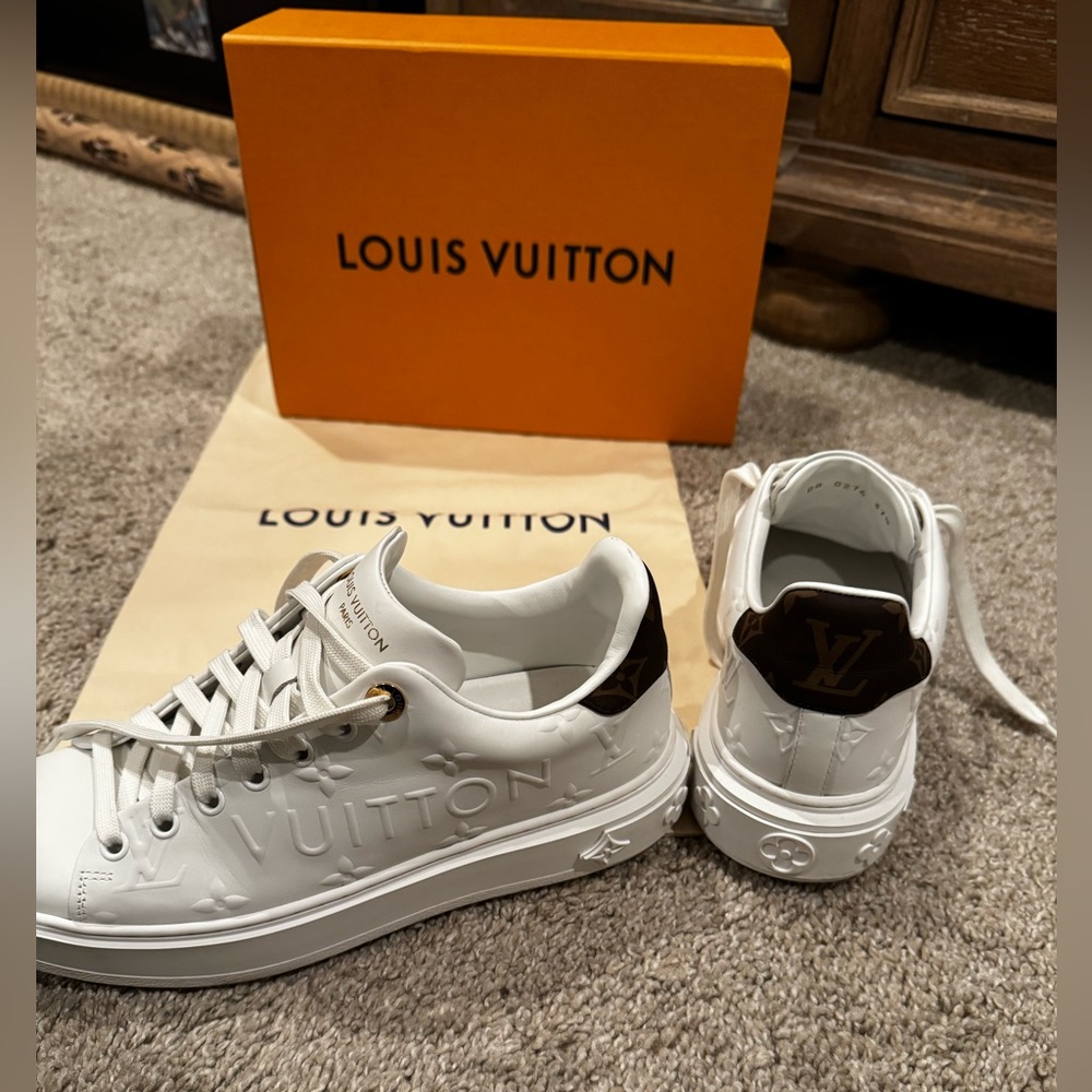 HP 💕LIKE NEW Louis Vuitton Time Out Sneakers 37.5 - Picture 3 of 13